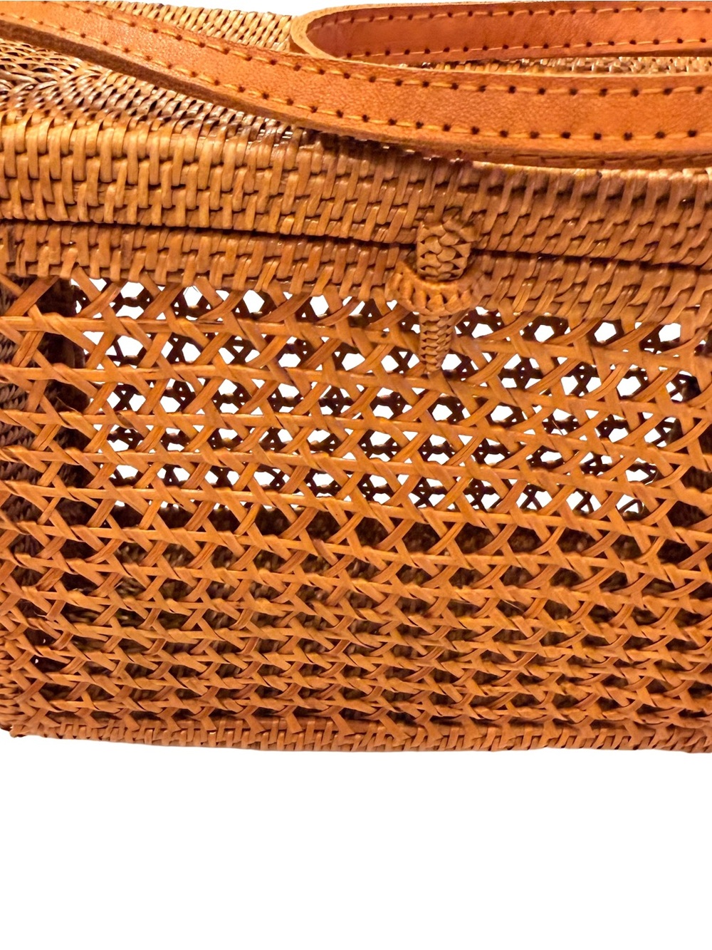 Bembien Women’s Handwoven Rattan Leather Shoulder Strap Dust Bag NWT - Picture 2 of 10